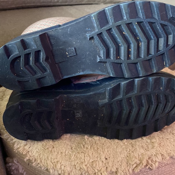 Vineyard Vines Rain Boots - Picture 12 of 15